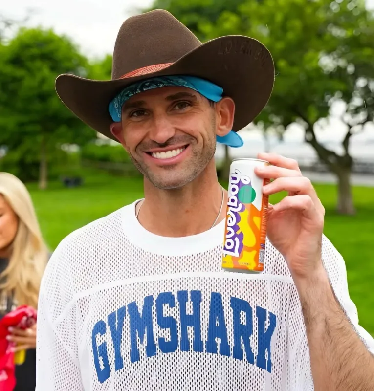 [Pop Culture] – Carl Radke's Latest Look Sparks Debate: Fashion Faux Pas or Just Carl Being Carl? - lulu