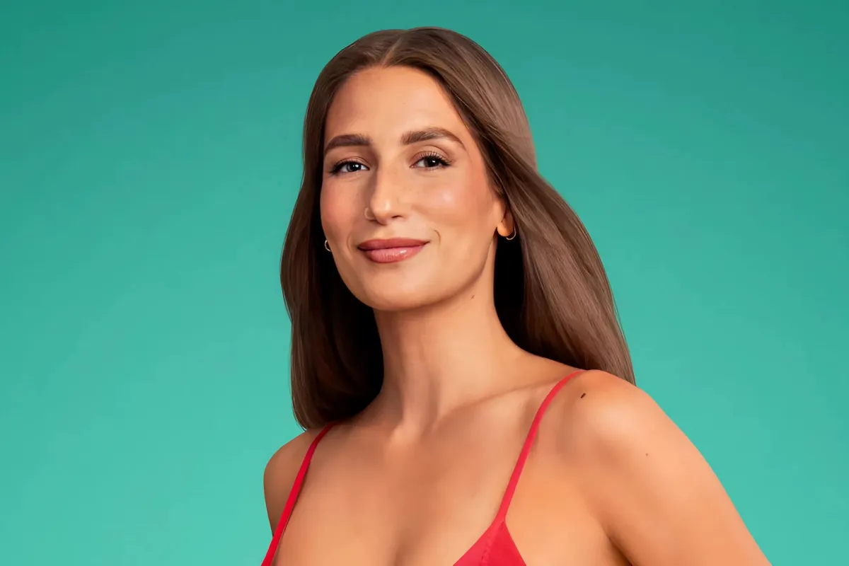 Amanda Batula Gets Real About Summer House Salaries and Skipping a Prenup-quang