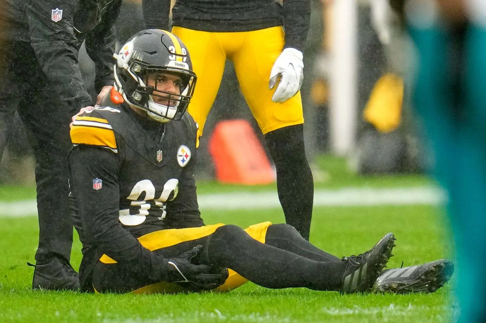George Pickens Sends Cryptic Message to Minkah Fitzpatrick after Steelers Trade George Pickens Sends Cryptic Message to Minkah Fitzpatrick after Steelers Trade