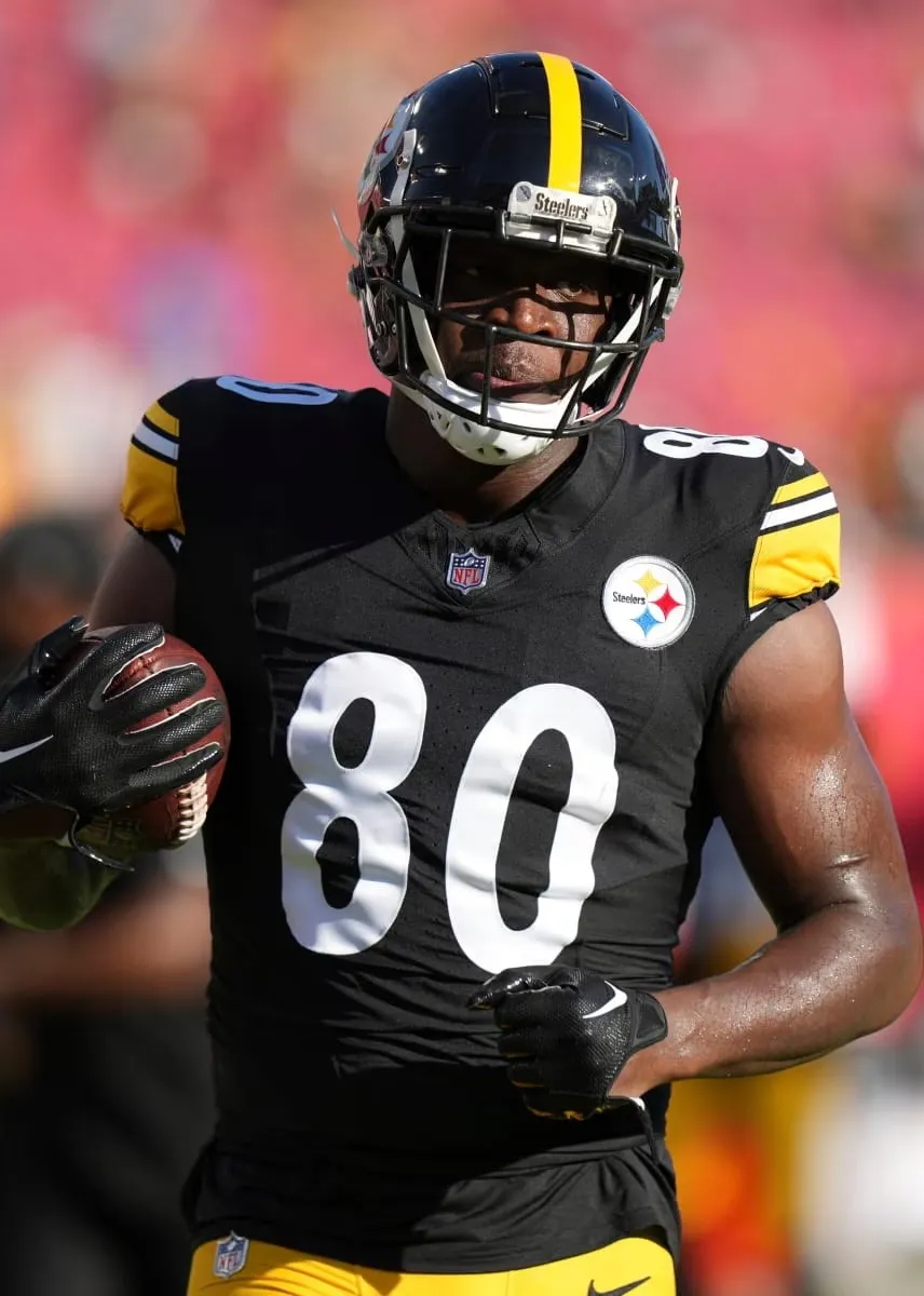 Trade Pitch Brings Eagles ‘Behemoth’ TE From AFC North Who Sparked Wild Brawl