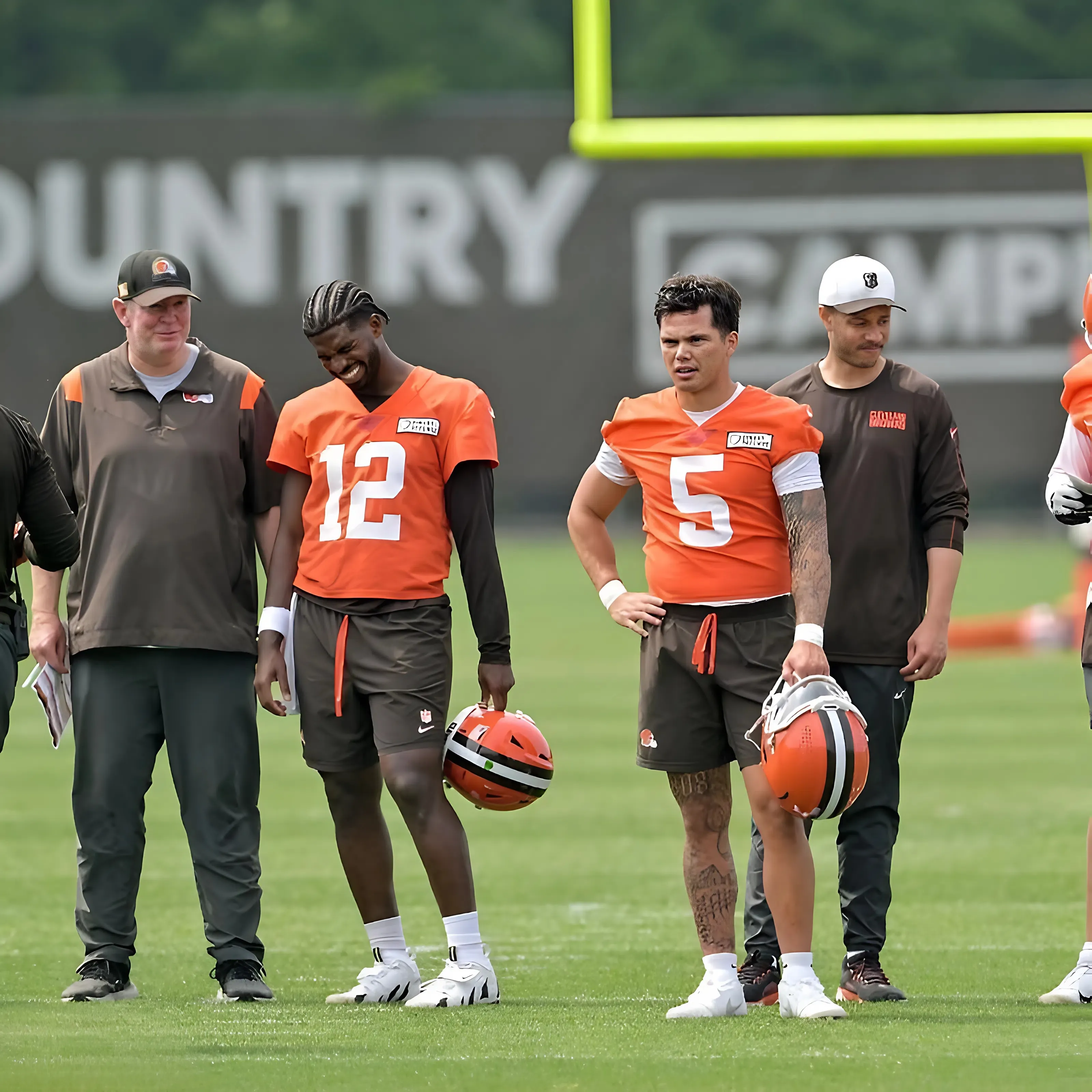 Browns Predicted to Acquire 3,600-Yard QB to Compete With Sanders, Gabriel