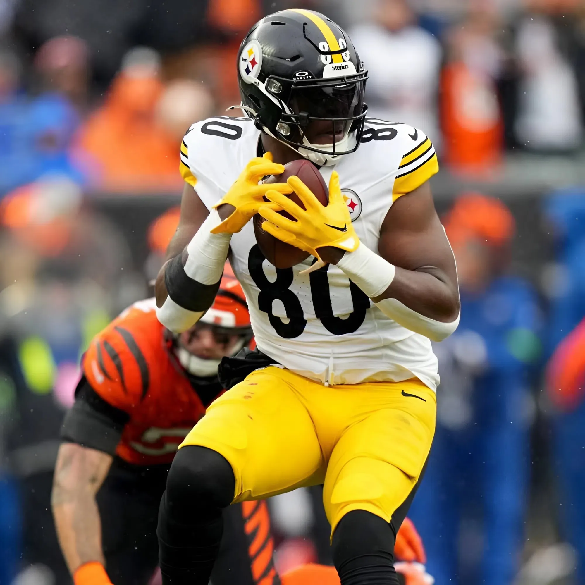 Cowboys Fans Wondering About Trade For Gigantic Tight End While Dumping 'Bust'