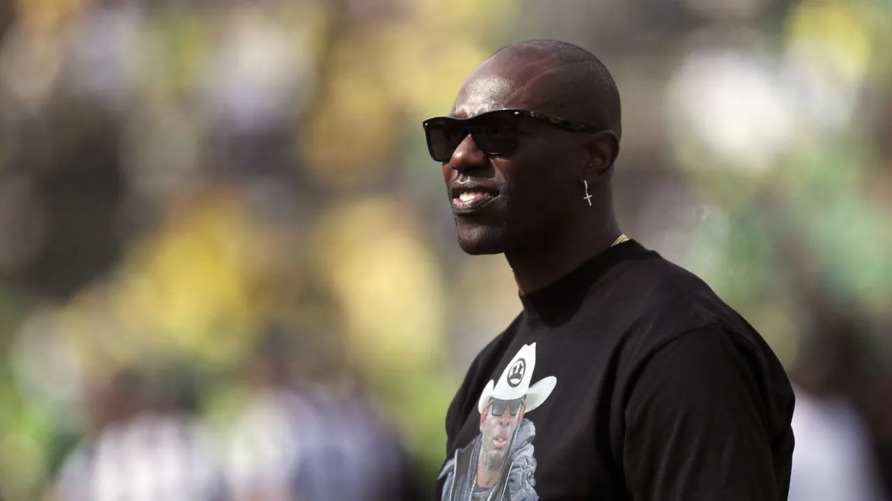 'Don’t Just Be Throwing Shots at a Player for No Reason': Terron Armstead Calls Out Terrell Owens for Fat-Shaming Deebo Samuel