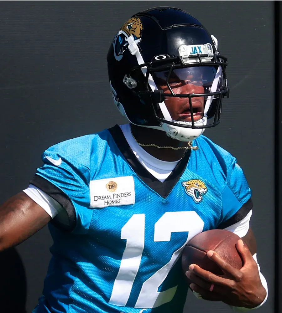 Explosive Blowback: Browns Slammed for Snubbing Travis Hunter in Blockbuster Draft Swap