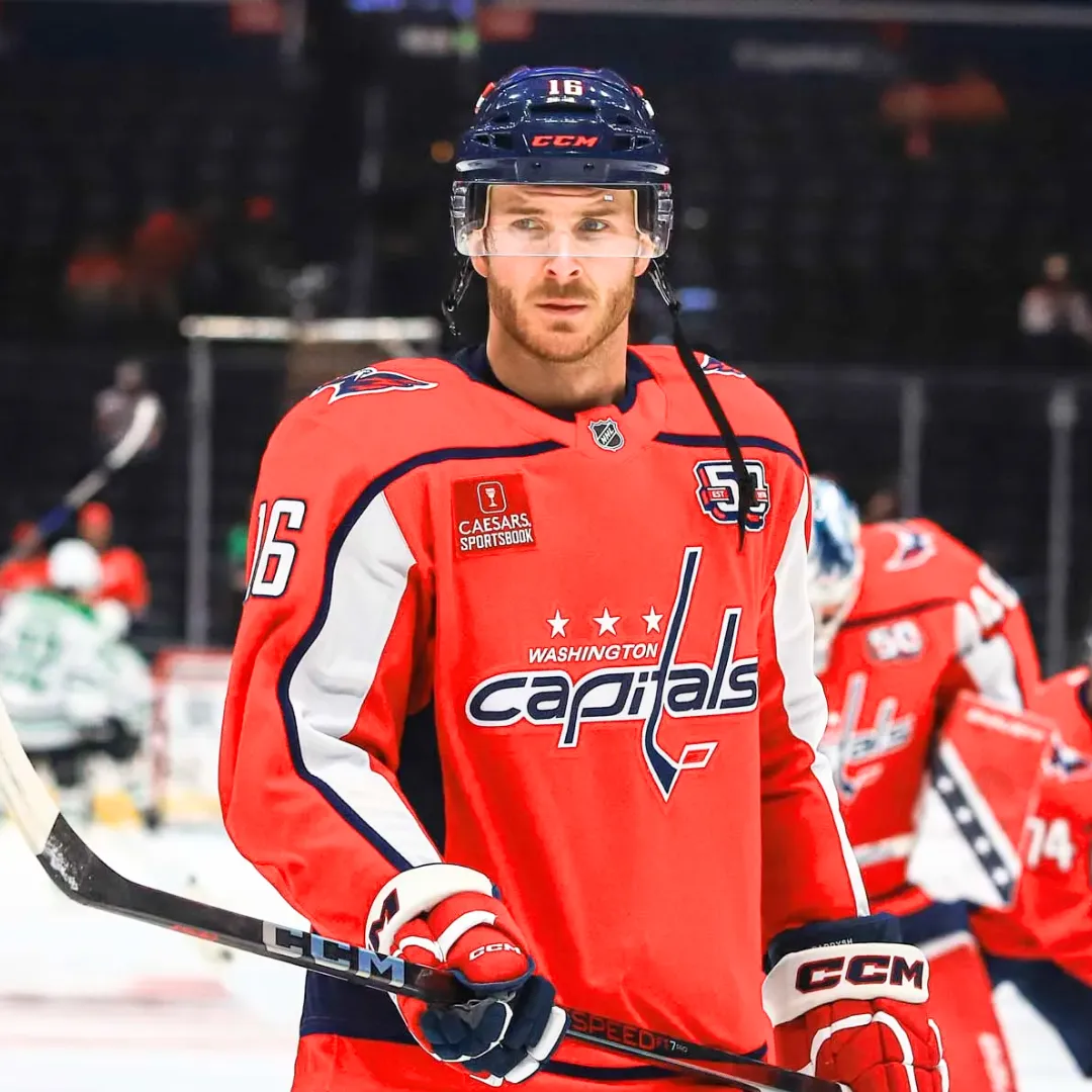 New York Rangers Sign 6-Foot-2 Forward From the Washington Capitals