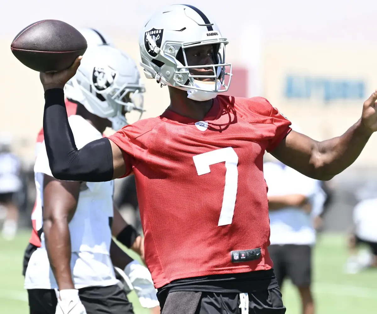 ‘Don’t be fooled by the $75M deal’ – Raiders could be forced to bench ex-Seahawk Geno Smith in 2025 despite blockbuster contract, as concerns grow over average stats and rising pressure from younger backup Aidan O’Connell - suong
