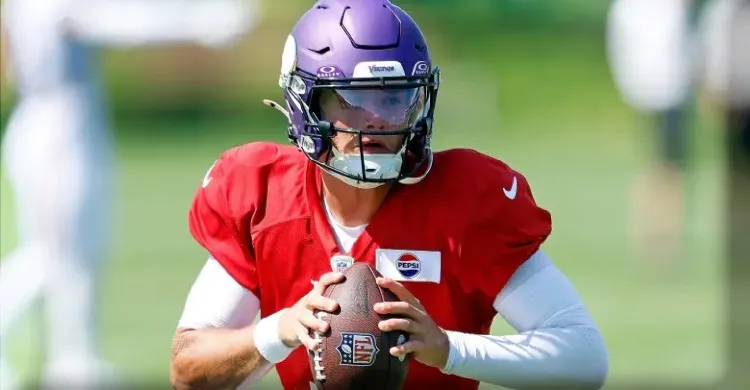 Vikings’ T.J. Hockenson Sends Message on J.J. McCarthy