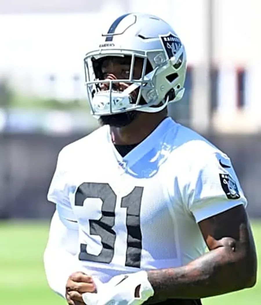 Raiders' Raheem Mostert Slams Former Team on Recent Trade