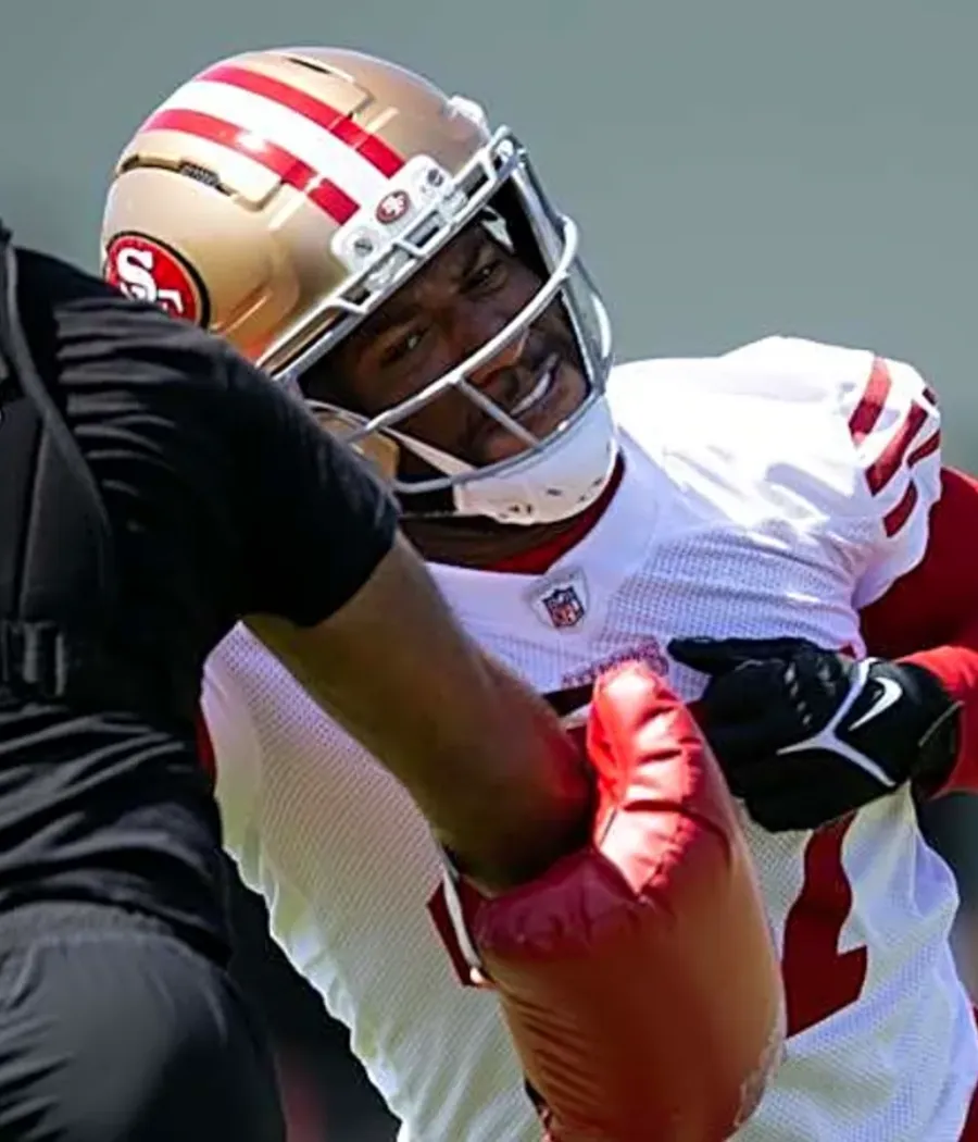 Why DE Bryce Huff has to Excel With the 49ers