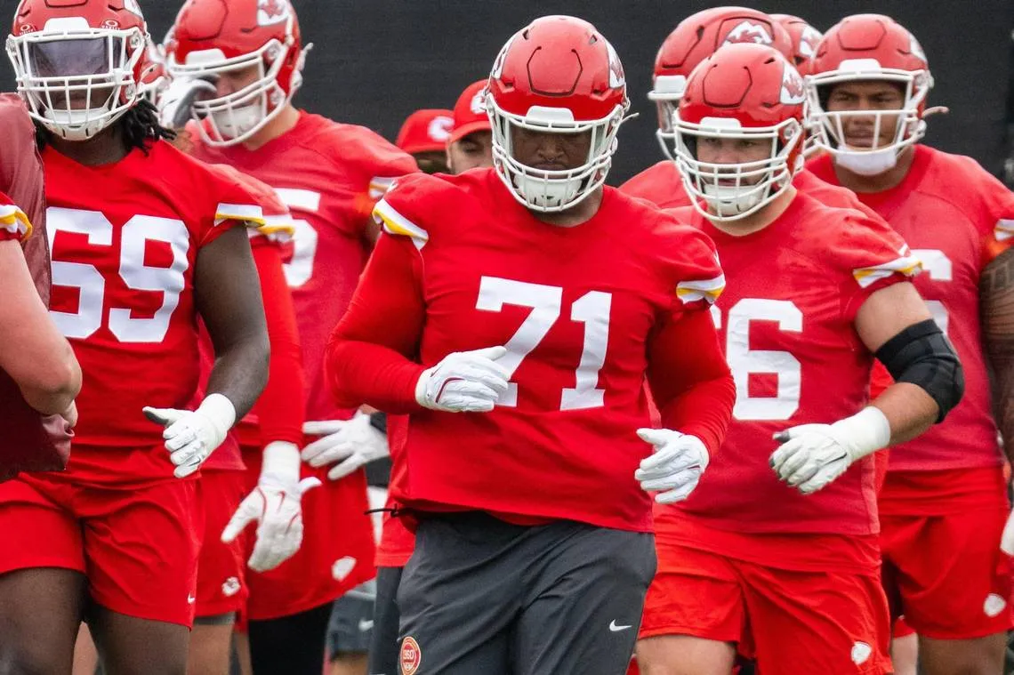 George Karlaftis calls comparison between Josh Simmons, Trent Williams “fair”
