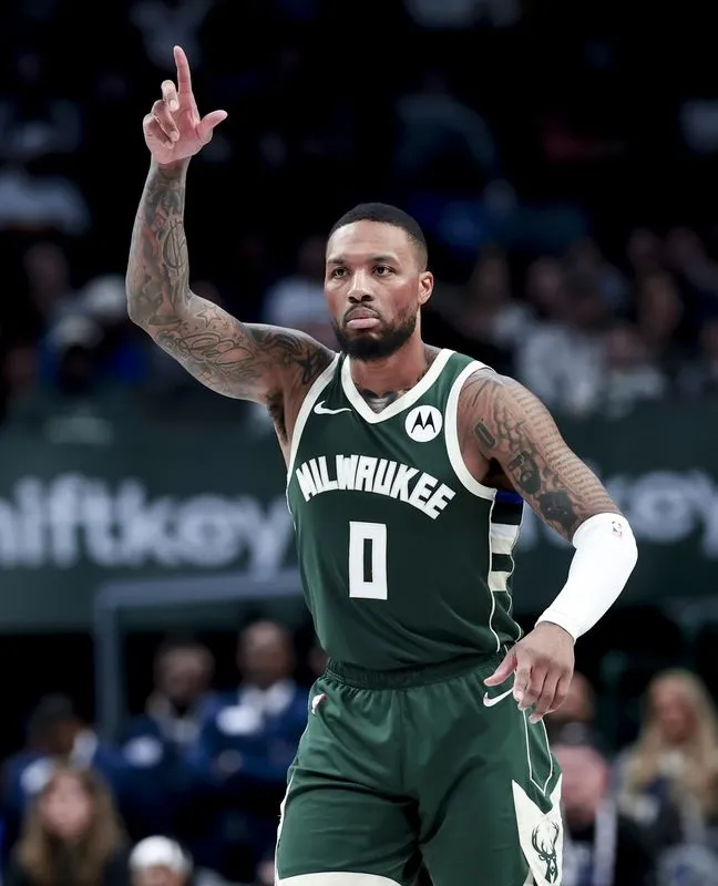 Damian Lillard Sends Strong Message as Warriors Eye Him in Free Agency
