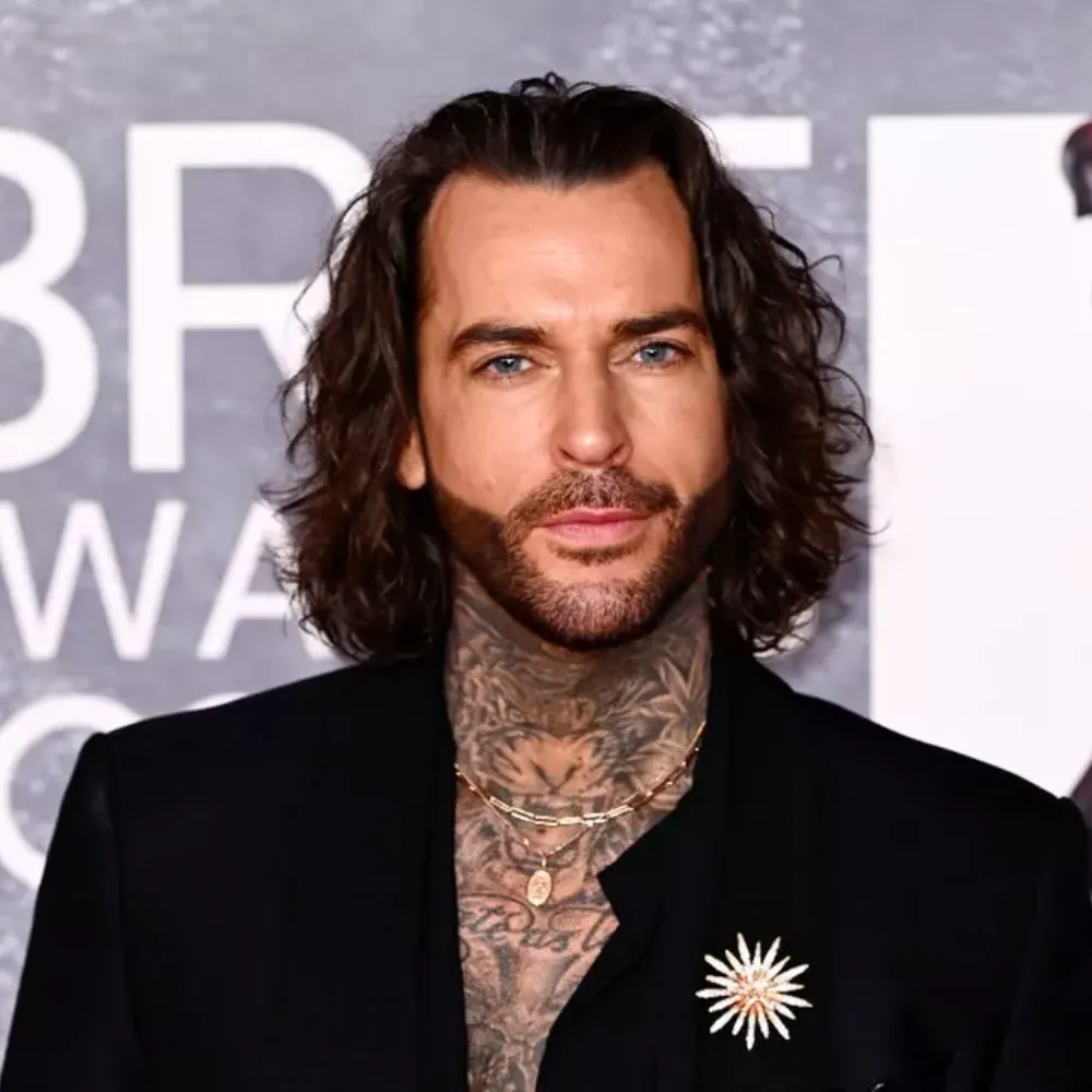 ‘I’ve never been so lonely’ – Pete Wicks breaks down in emotional confession about grief and losing his ‘best friend’ nan as he reveals how her death shattered his world and left him feeling completely lost at 35 - suong
