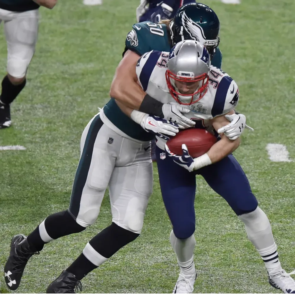 ‘He had to sell his car to stay alive’ – Philadelphia Eagles’ Super Bowl champion Bryan Braman now homeless and fighting for life as he battles devastating rare cancer that’s resisting treatment - suong