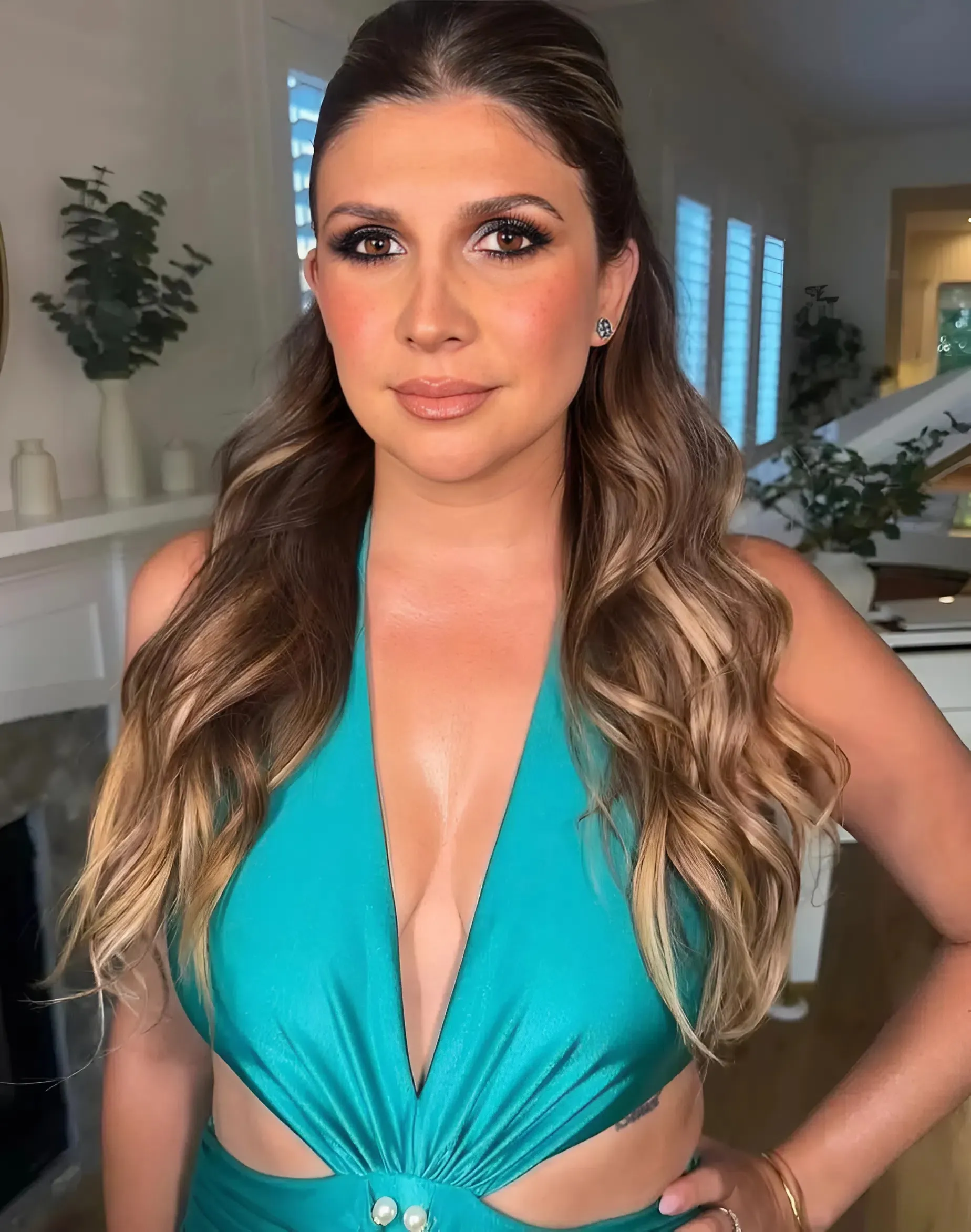 The Valley’s Janet Caperna Leaves the U.S. Amid Death Threats, Slams Online Hate as “Sick” & Shares Screenshots of Vile Messages