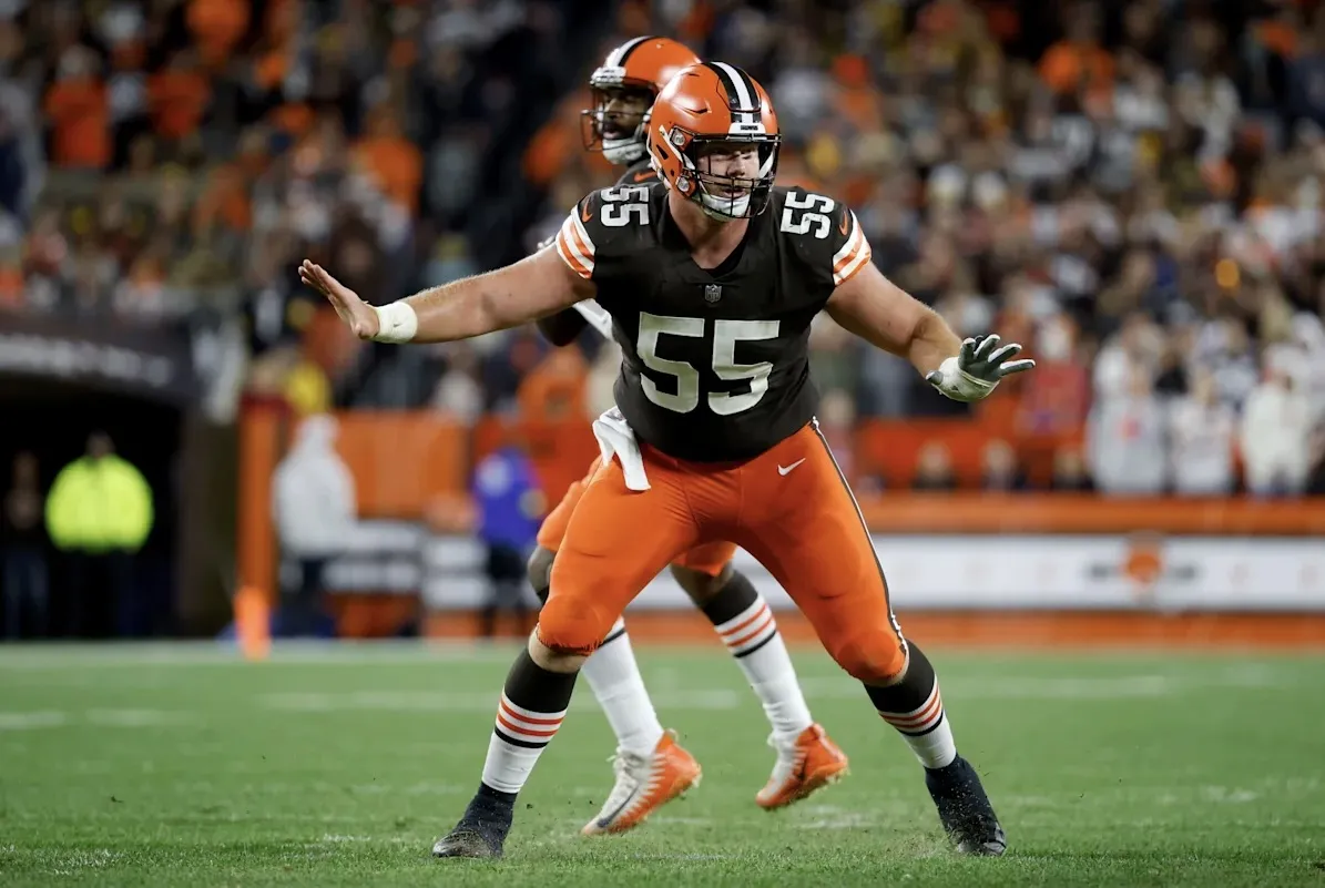 Browns’ center is quietly entering his final season in Cleveland