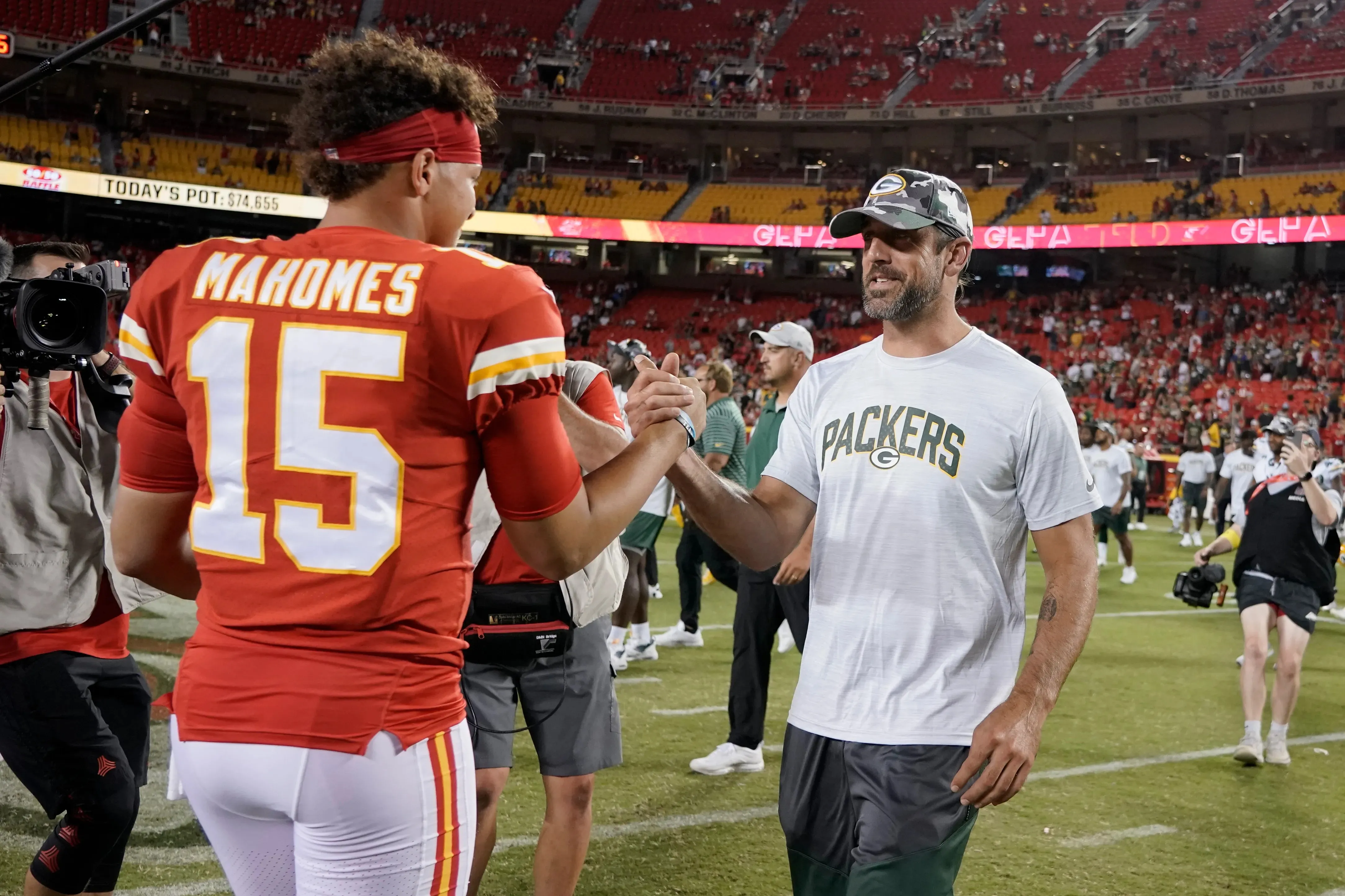 Steelers' Ben Roethlisberger Takes Massive Shot From Patrick Mahomes' Camp