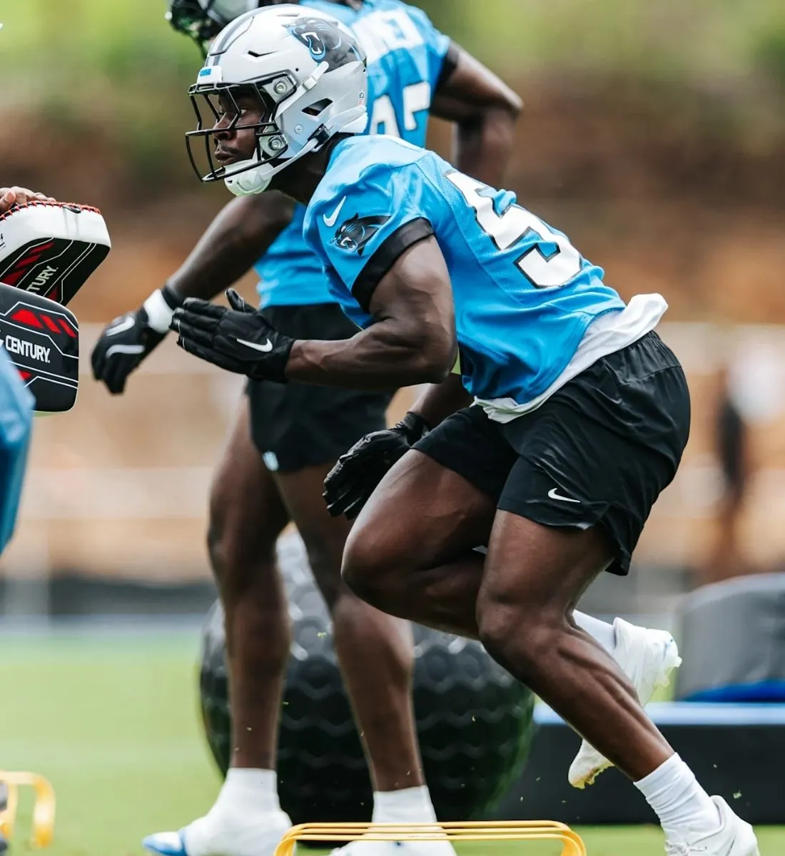 "A suitcase and a dream:" Maz Mwansa's journey from English accountant to American football