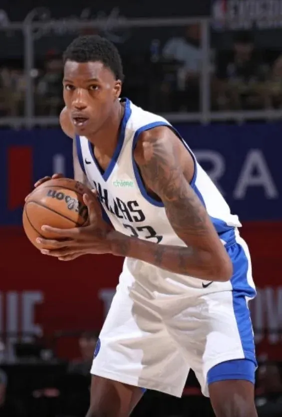 Mavericks fans' dream move for 7-foot-5 paint beast is officially back on the table
