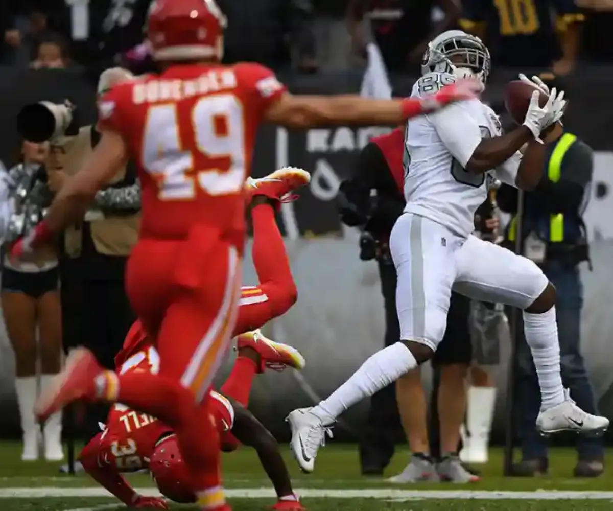 ‘If they’re serious about winning now’ – Raiders urged to reunite with former Pro Bowl WR Amari Cooper as Geno Smith takes over and offense adds Brock Bowers and Ashton Jeanty - suong