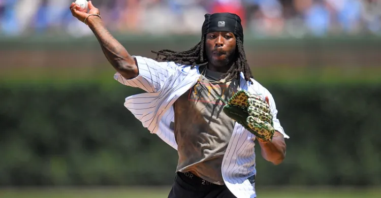 Alvin Kamara gets do-over after hilarious Wrigley Field first pitch
