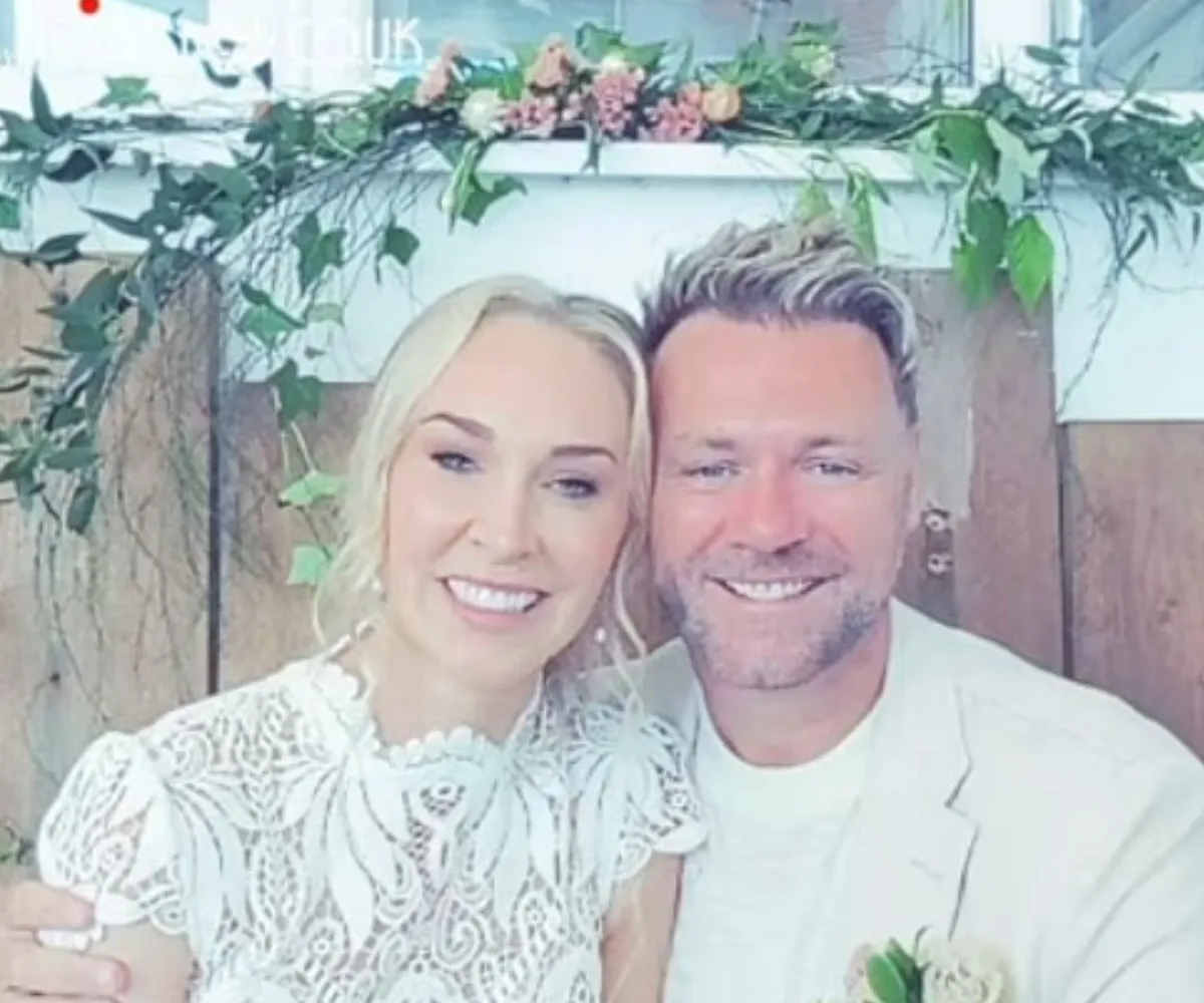 Brian McFadden is MARRIED – again! Westlife star weds Danielle Parkinson in stunning Cornish beach ceremony after eight-year romance, heartbreaking IVF struggle, and support from ex Kerry Katona who calls her 'the best stepmum' - suong
