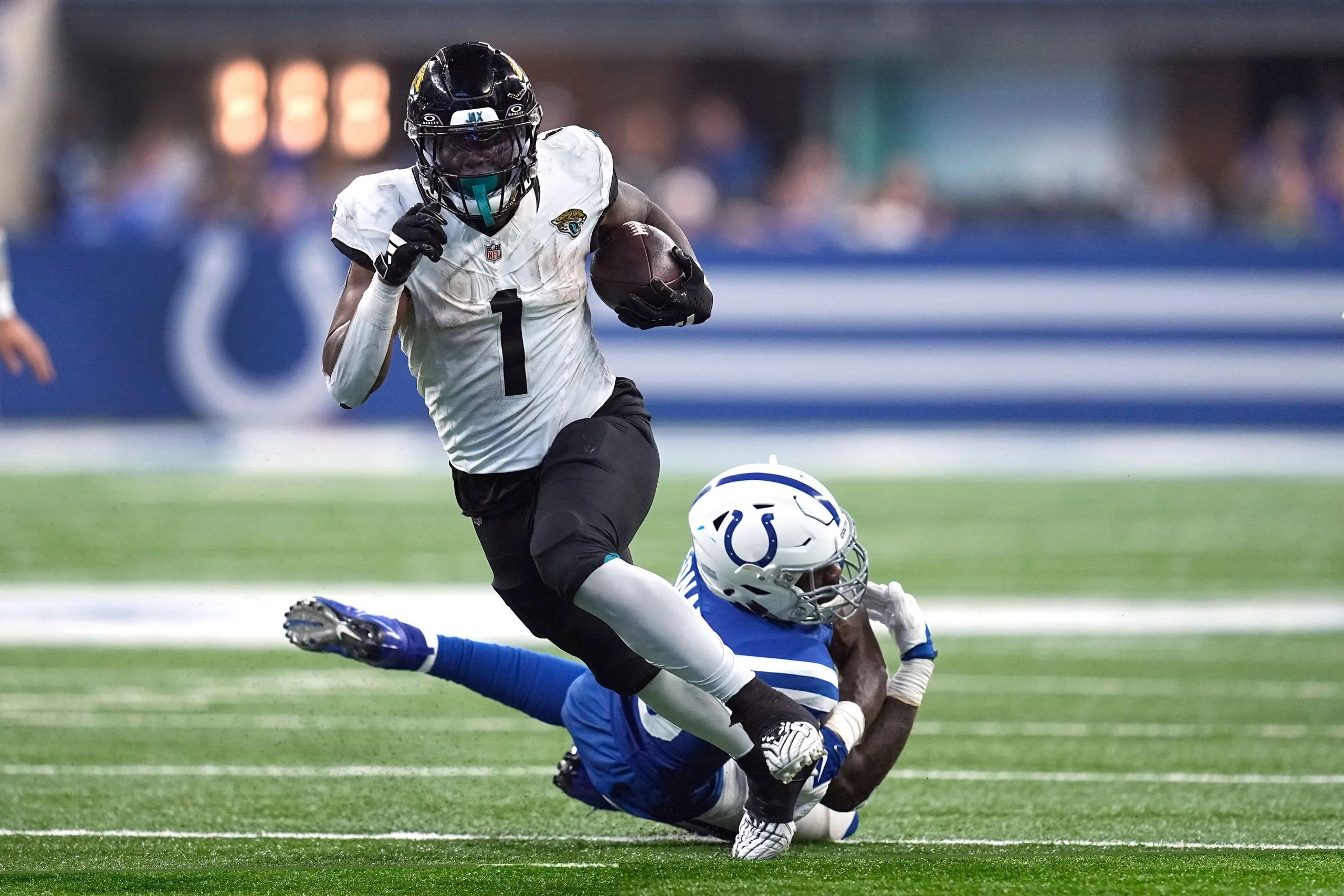 Cowboys Source Responds To Trade Rumor On 'Elite' Travis Etienne