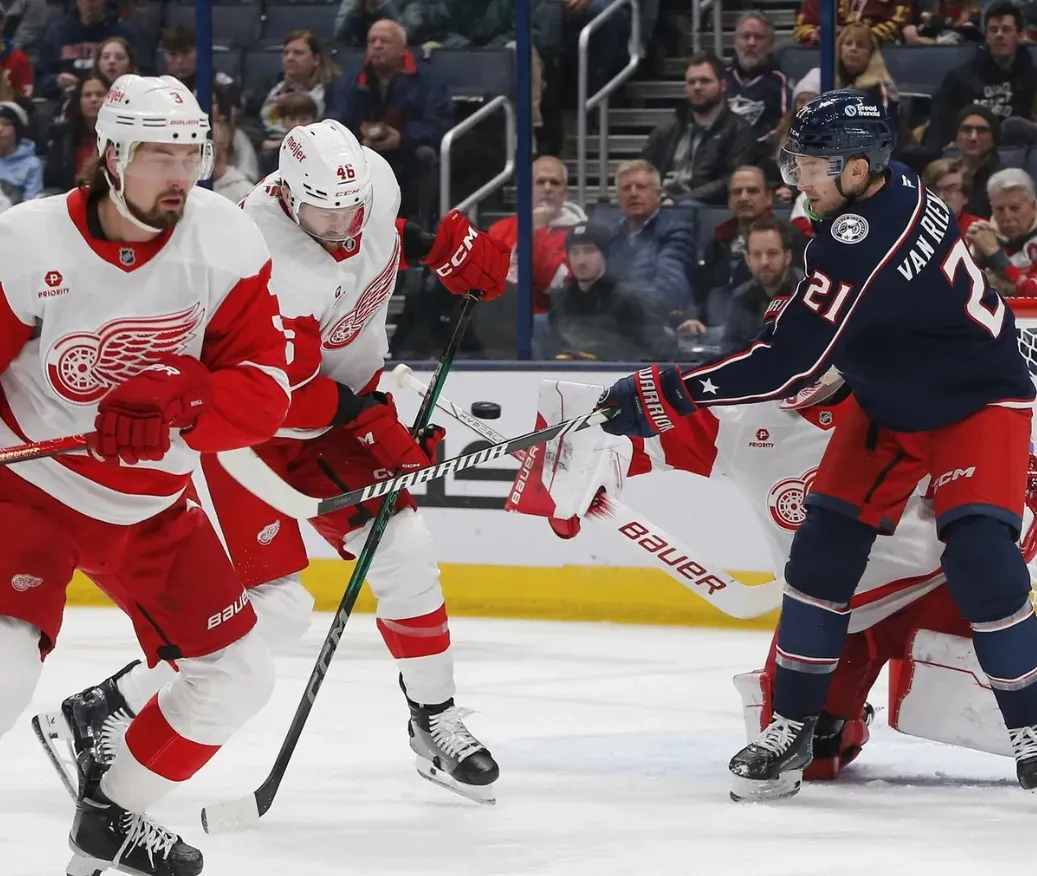 James van Riemsdyk emulates former Red Wings net-front master Tomas Holmstrom: "That Was A Guy I Watched"