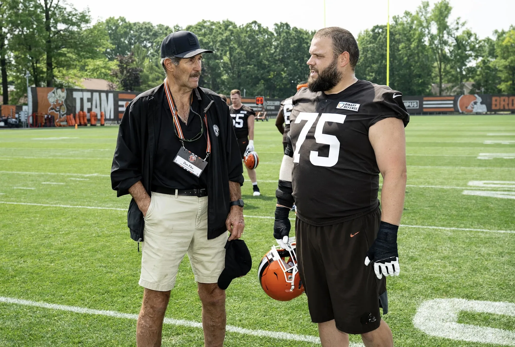Joel Bitonio battles retirement doubts as Cleveland Browns’ quarterback woes cast shadow on final seasons