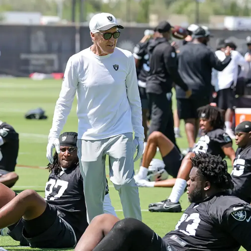Raiders hit with brutal forecast ahead of 2025 season – despite landing Pete Carroll, Geno Smith and a top-10 pick, analysts still predict last-place AFC West finish over concerns at wide receiver, secondary and injury setbacks - suong