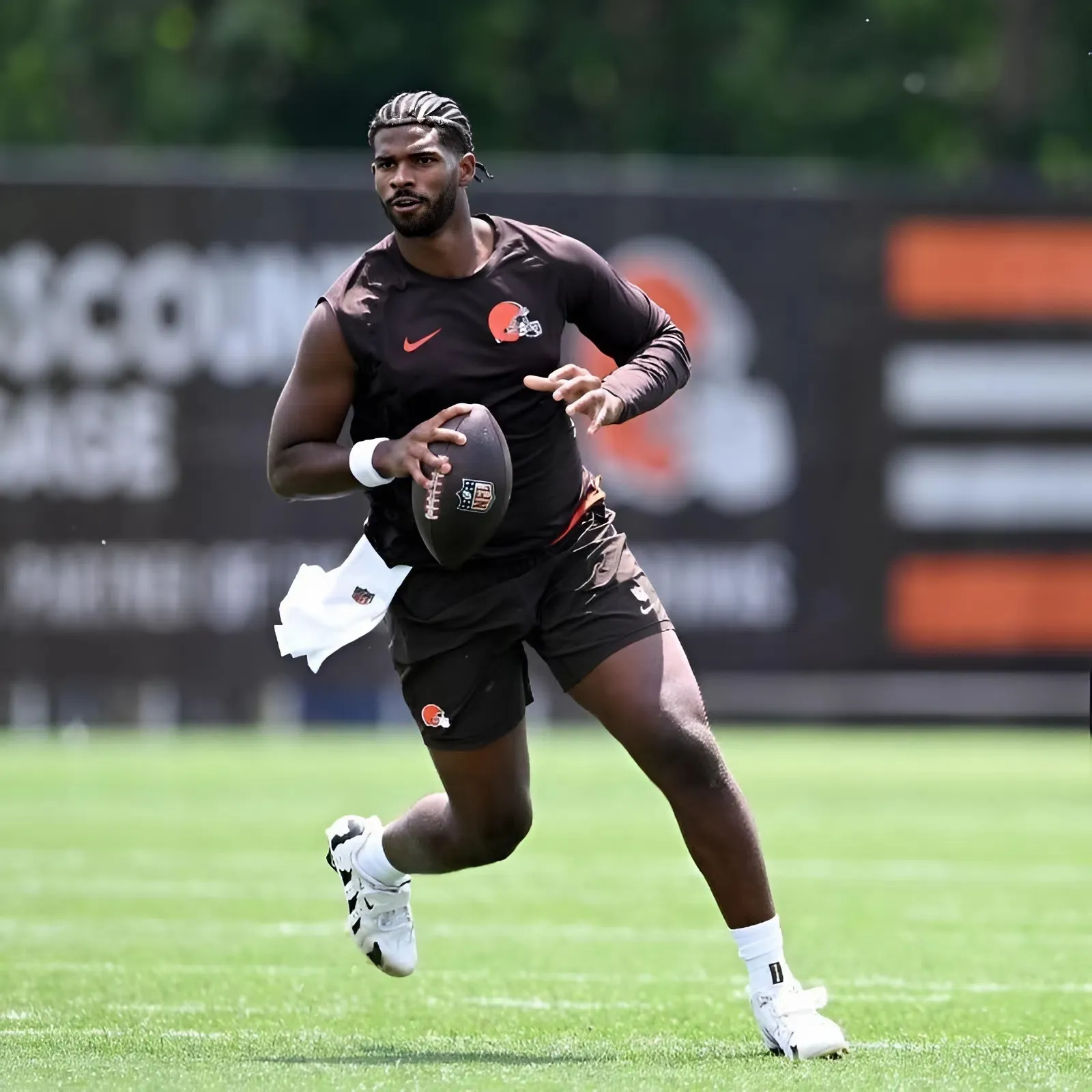 Shedeur Sanders Video Sparks Debate Ahead of Browns Camp-copy
