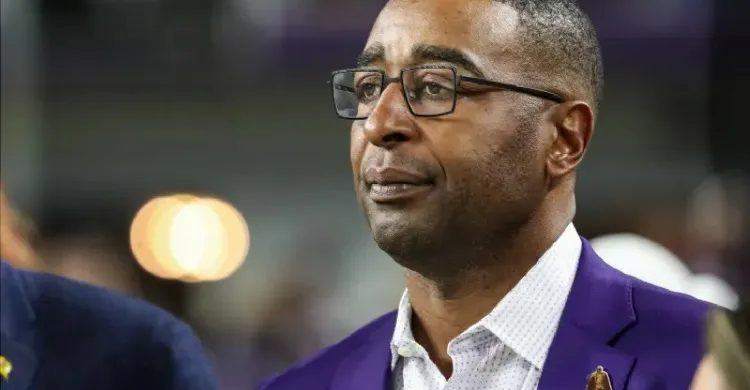 Vikings' Cris Carter Facing Backlash on Sunday