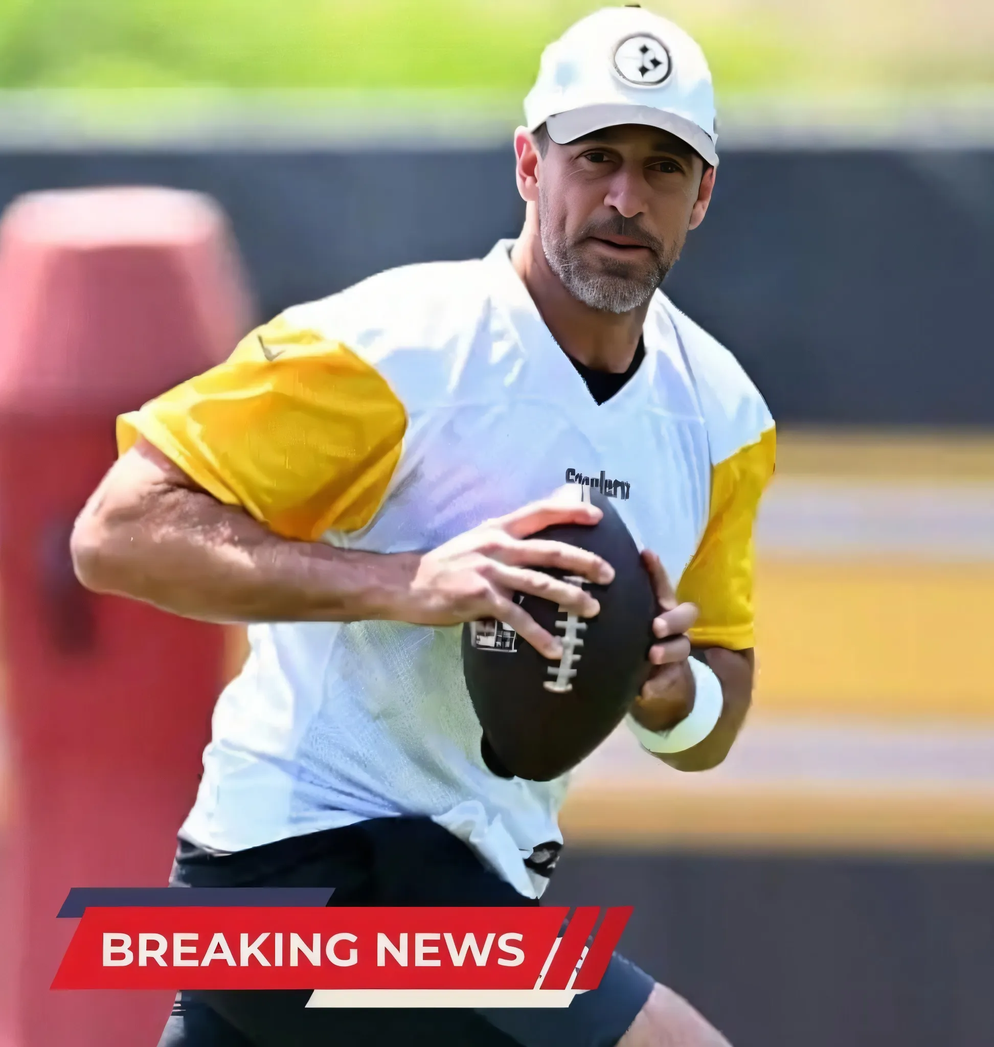 Former NFL Executive Has Shocking Prediction for Aaron Rodgers’ Season