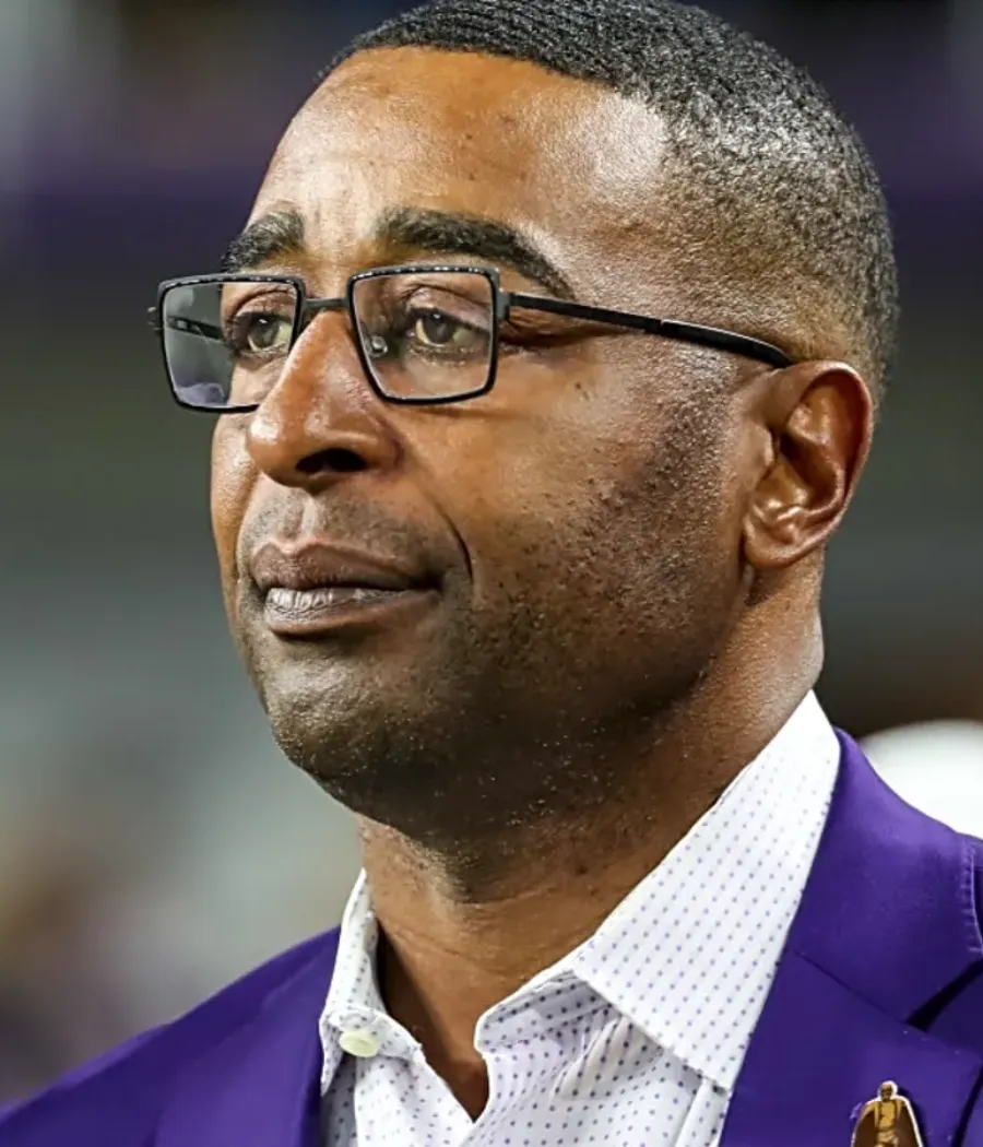 Vikings' Cris Carter Facing Backlash on Sunday