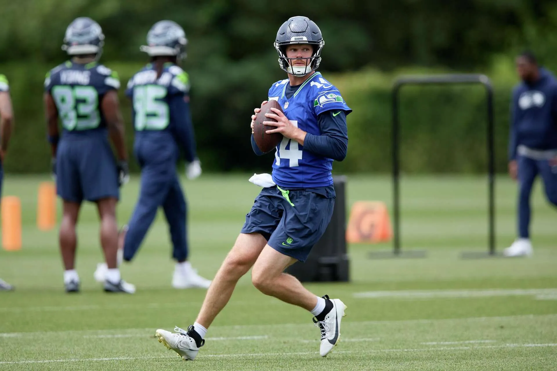 Seahawks' Sam Darnold Under Pressure As Offensive Line Ranks 30th