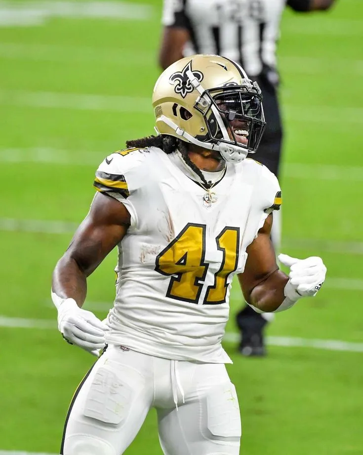 Saints' Alvin Kamara Cracks Top 10, Execs Predict Big Year