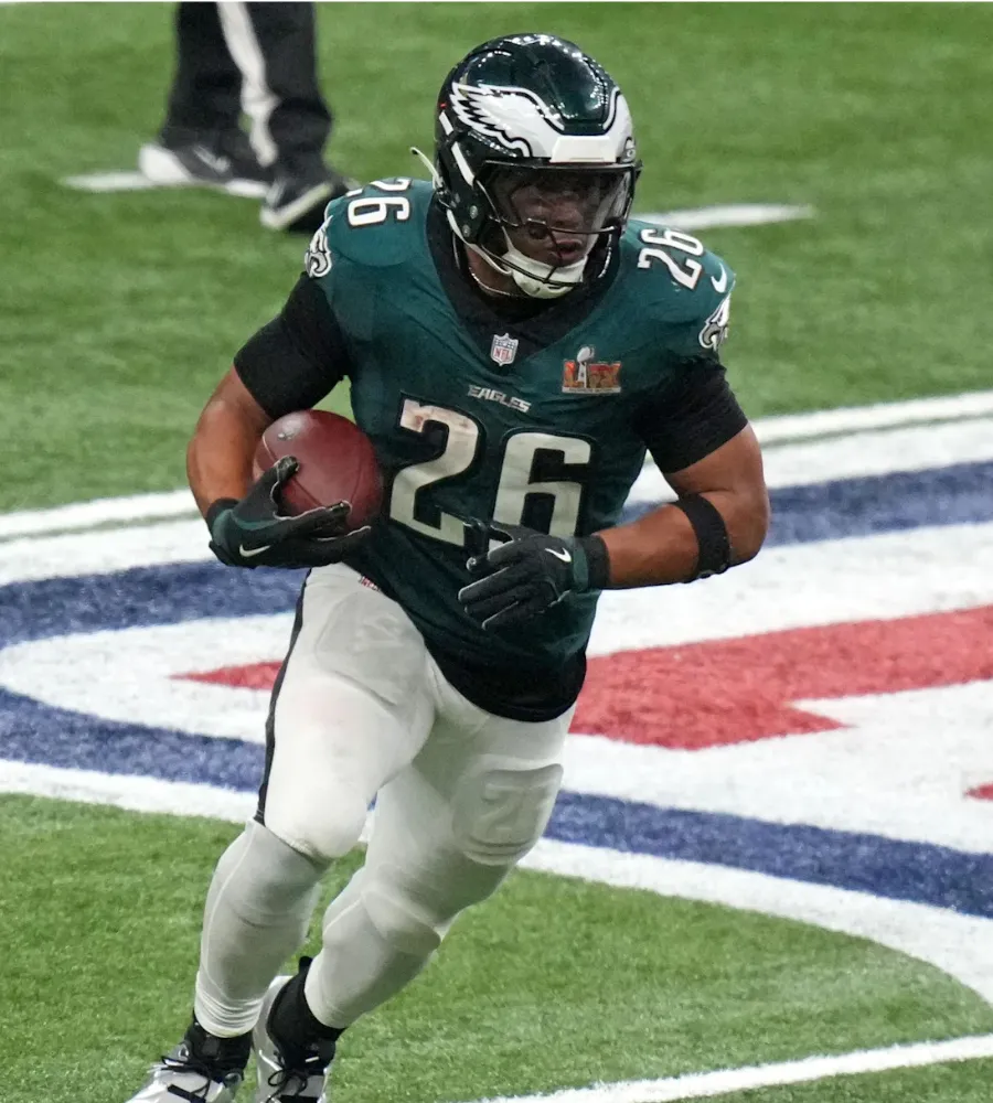 Eagles RB Saquon Barkley Cracks Top 10, Lands Big Prediction