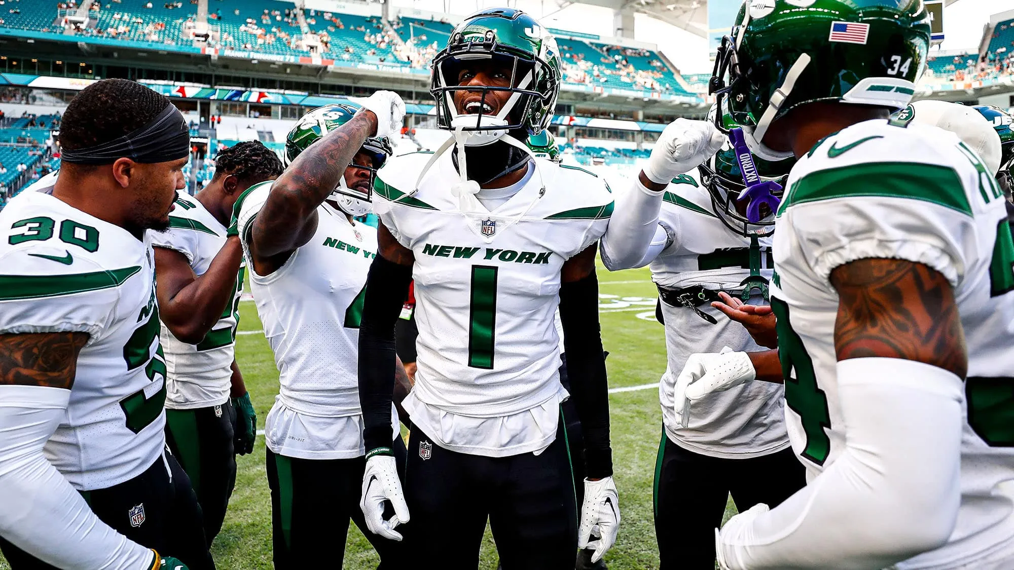 Trade Proposal Has Packers & Jets Swapping Former 1st-Round Picks