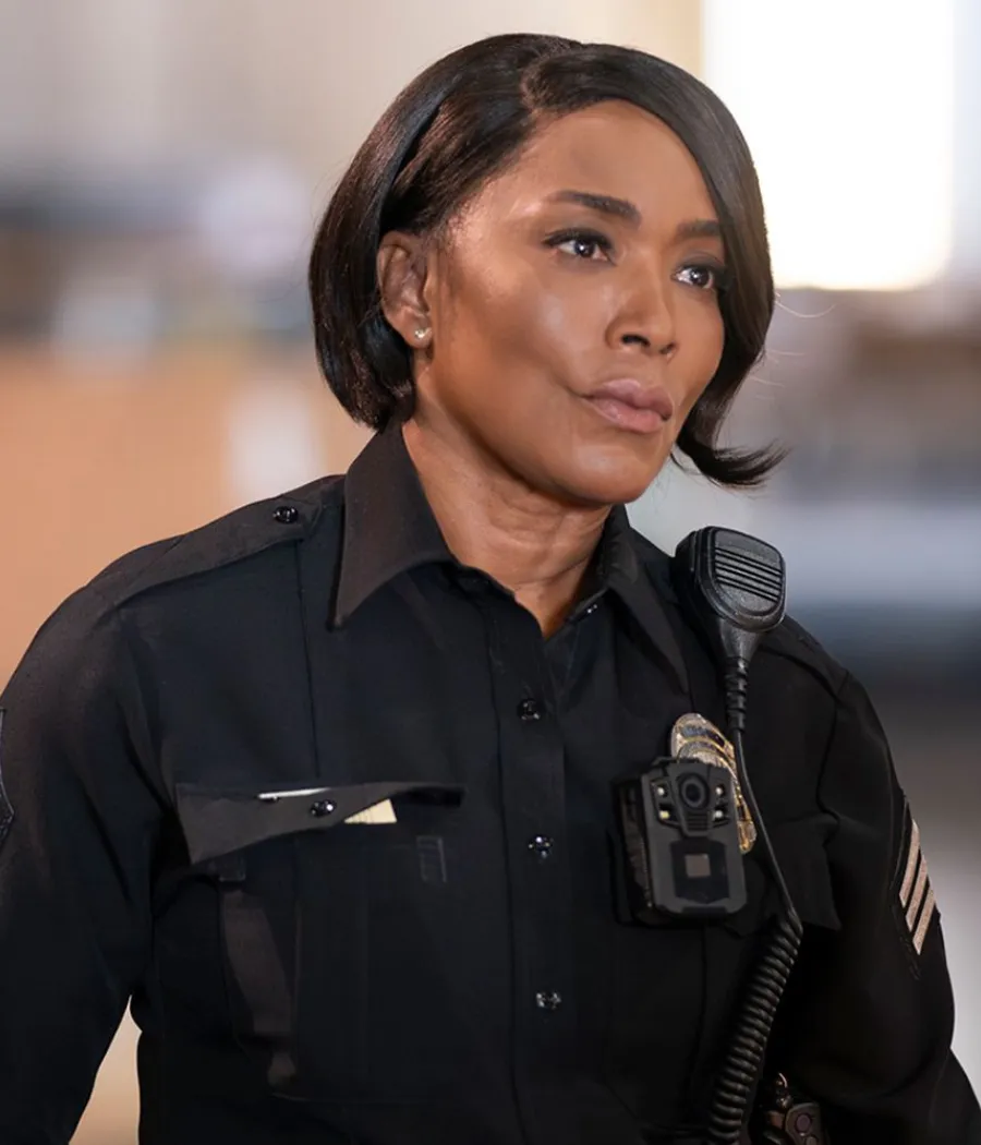 Angela Bassett Commands the Room Once Again in 9-1-1: A Closer Look at Athena Grant’s Enduring Strength