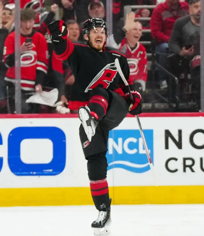 NHL Rumors: Blackhawks Should Target Top Free Agent Left