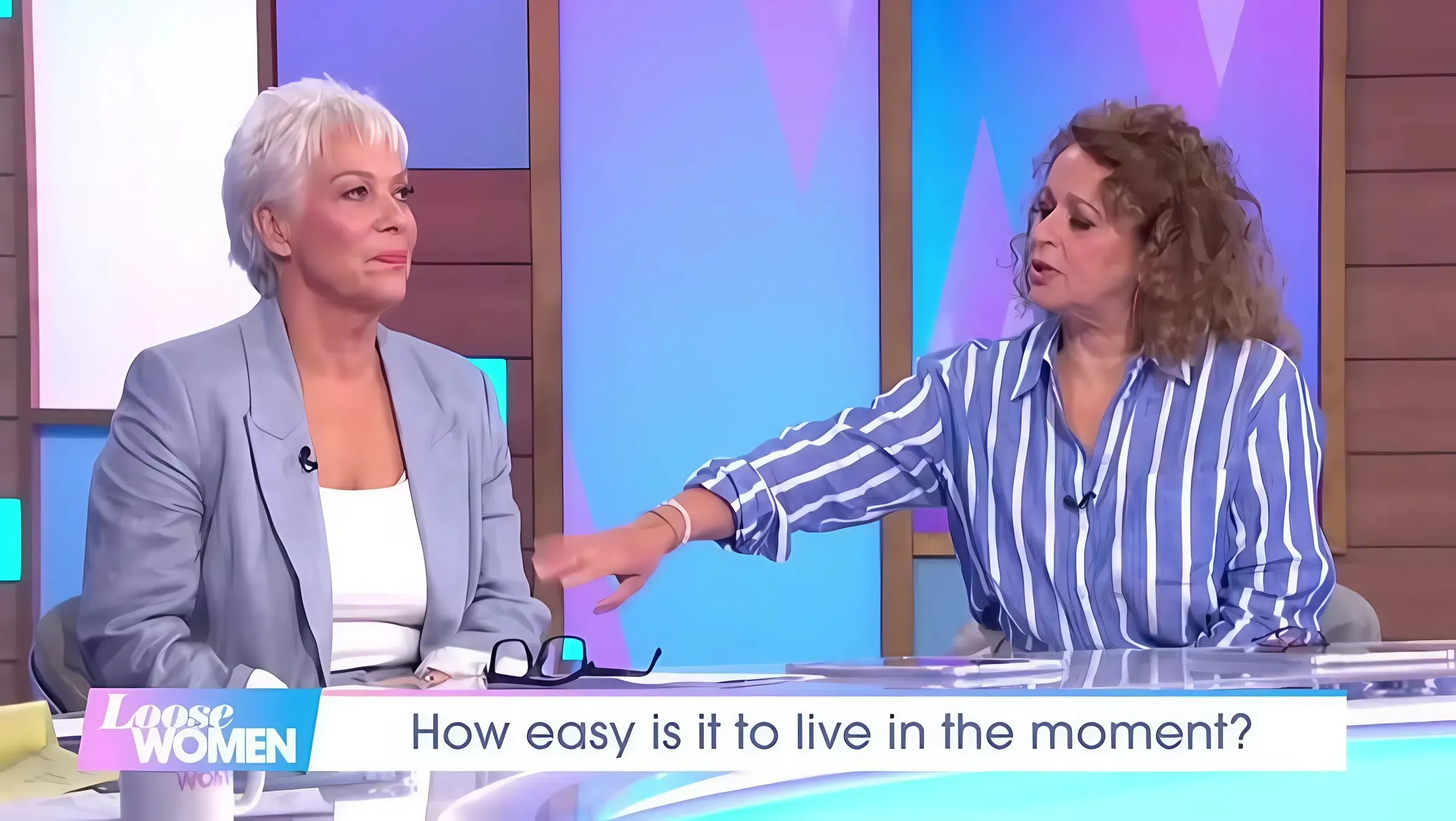 Loose Women's Denise Welch Breaks Down in Tears Live On Air Over Emotional Matty Healy Moment trucc