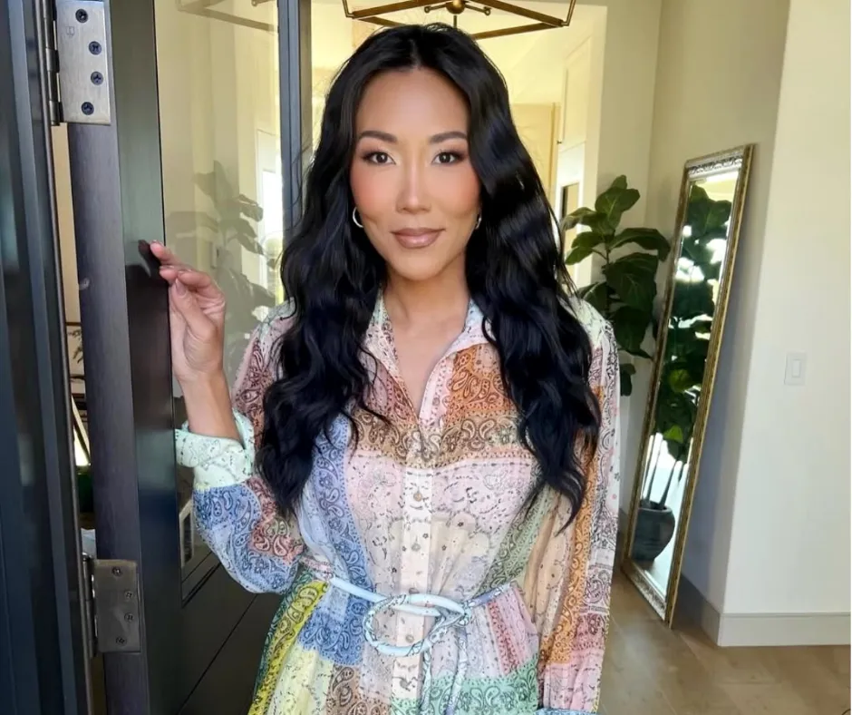 Blogger Leaks Alleged Texts From Katie Ginella and Details Off-Camera Convo as Katie is Called Out for Lying on RHOC Premiere