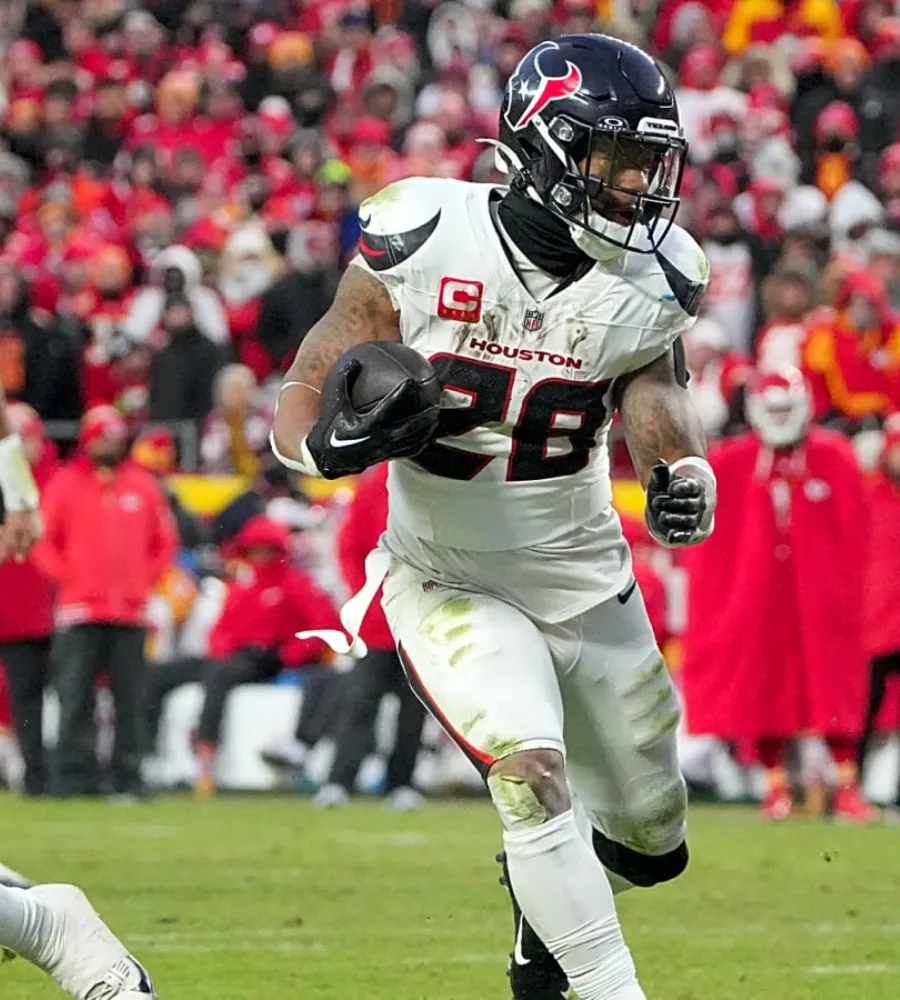 ‘Looked Worn Down at the End of the Season’: Texans RB Gets Blunt Review From Talent Evaluator