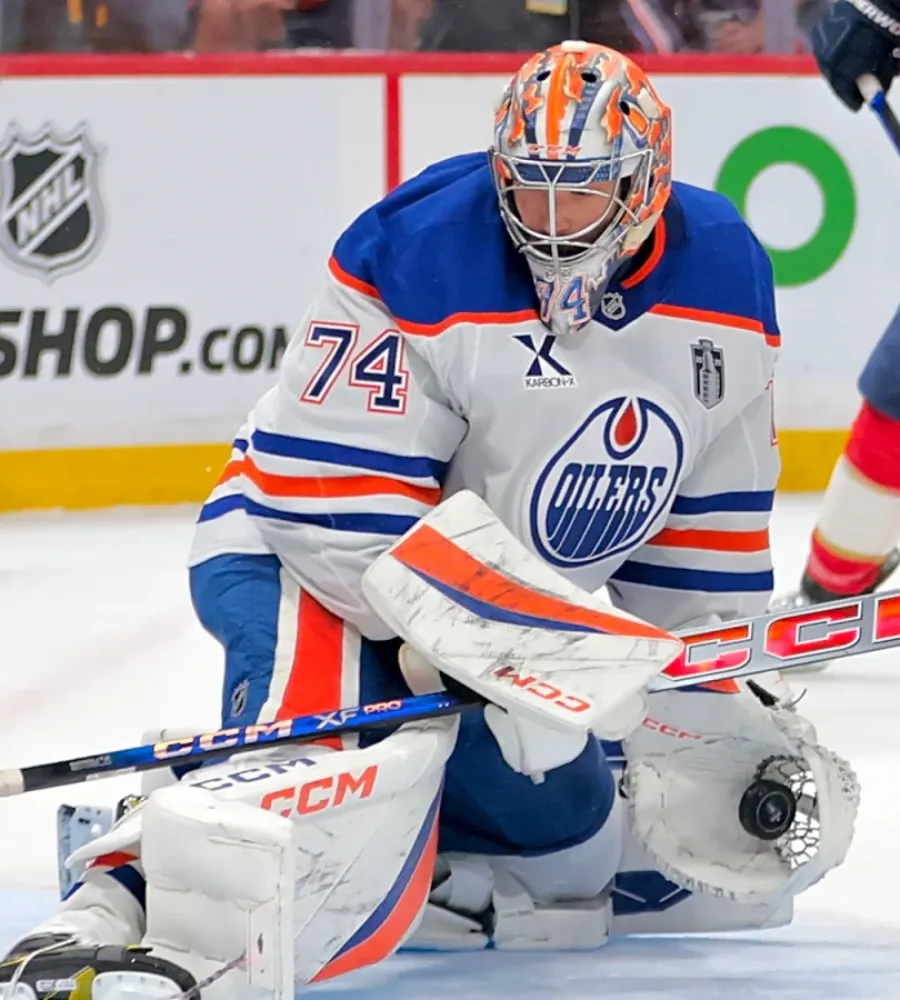 Elliotte Friedman skeptical about Oilers' goaltending plan amid Stuart Skinner uncertainty