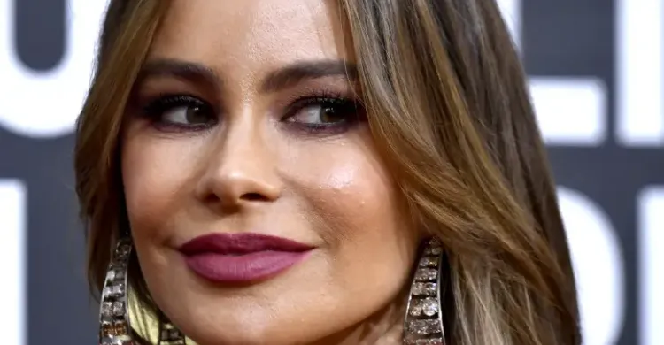 Buccaneers $375 Million Super Bowl Winning QB Linked To Golden Globe Nominated Actress