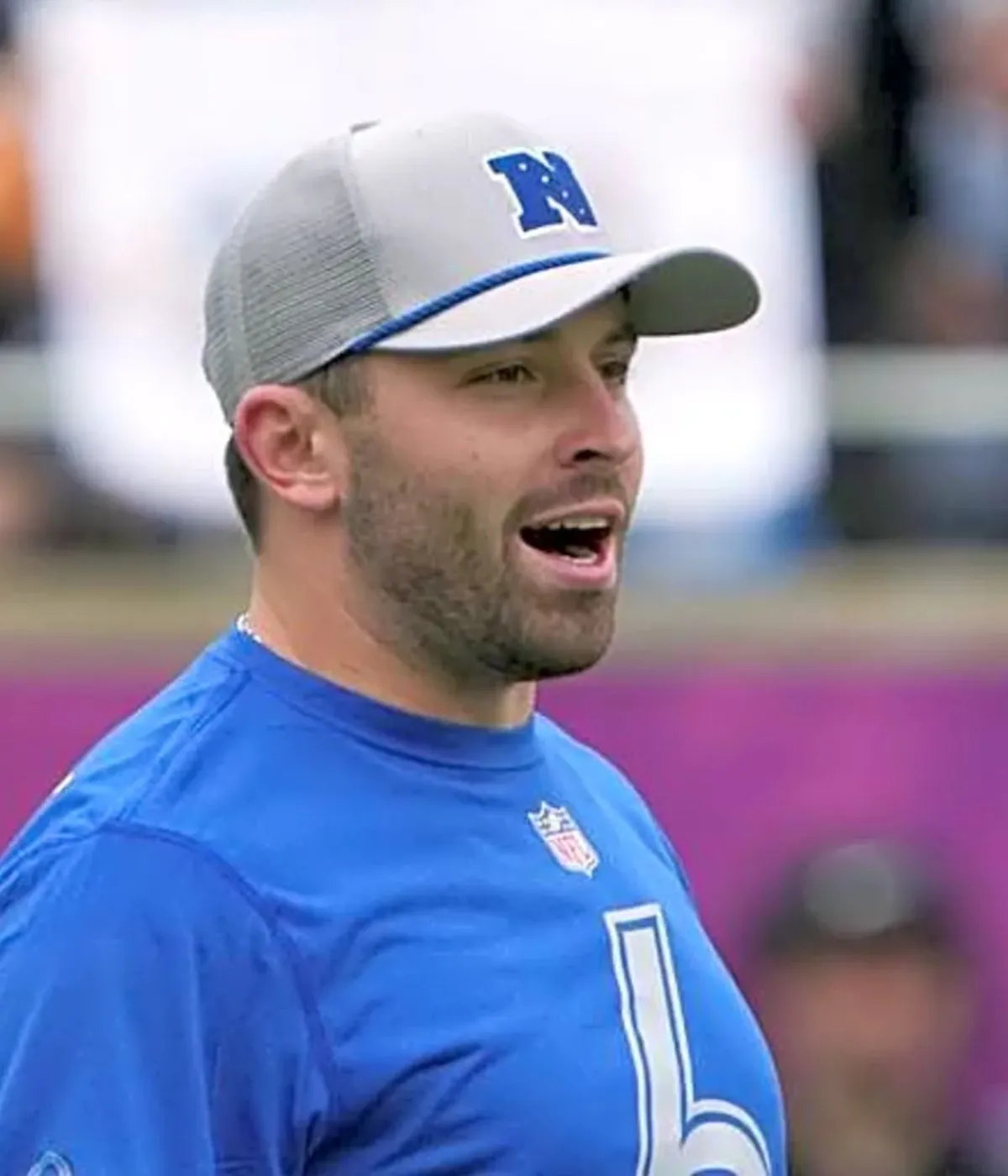 Buccaneers' Baker Mayfield tees off with fellow NFL QBs at celebrity golf tournament