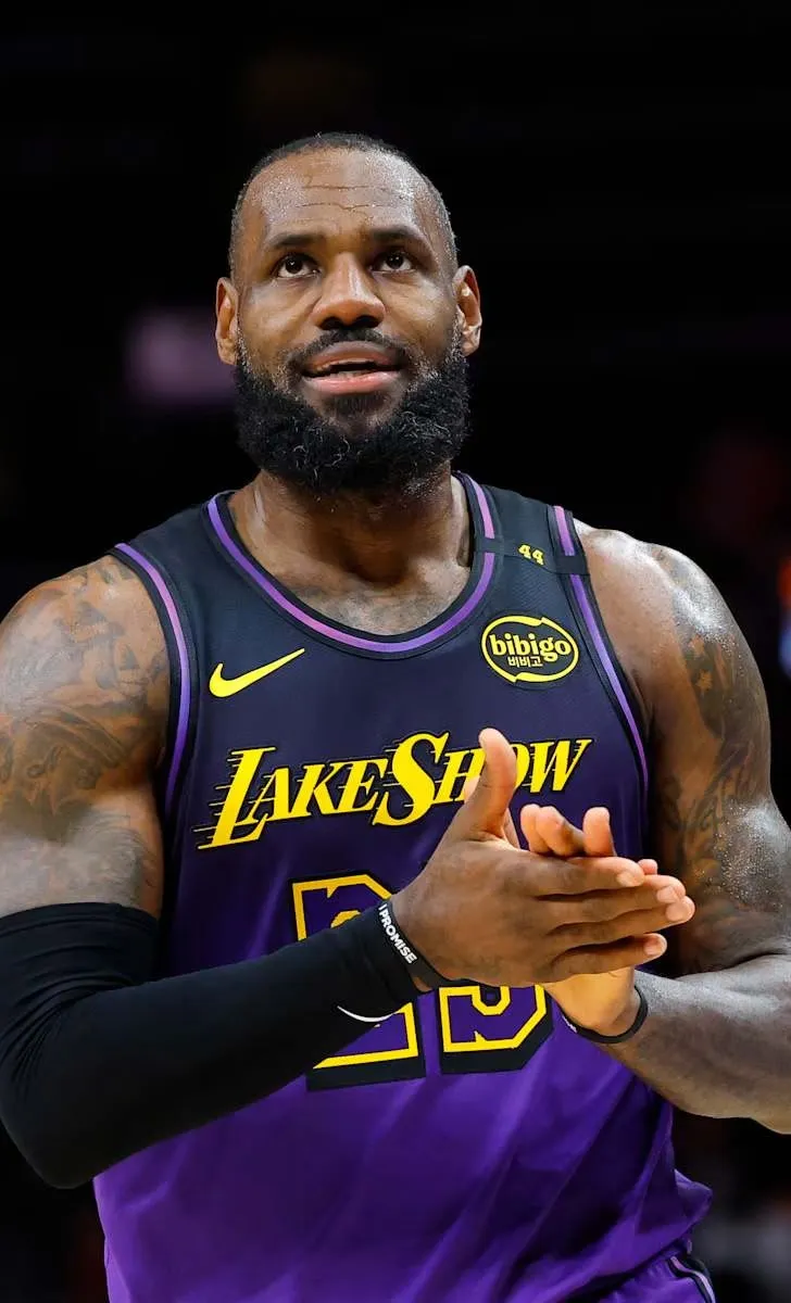 Proposed Trade Has Lakers Cut Ties With LeBron James for $151 Million Haul