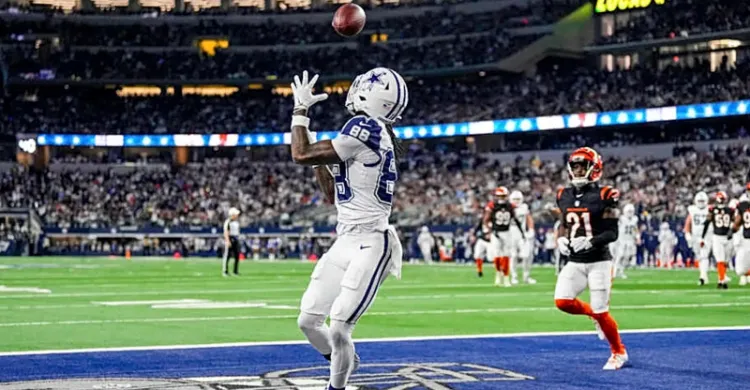 CeeDee Lamb remains top option in latest fantasy football rankings