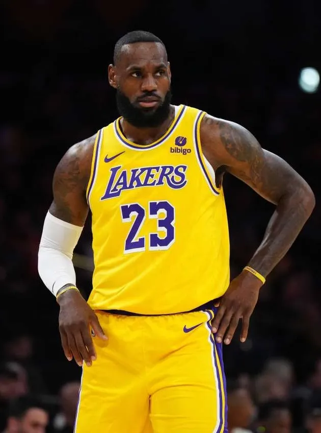 Proposed 3-Team Trade Has Lakers Land $109 Million Star for LeBron James