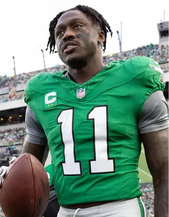 A.J. Brown’s Latest Message to Eagles Fans Catches Attention