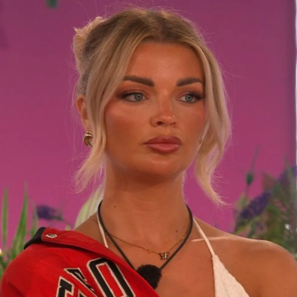 Even MORE vile tweets from Helena Ford resurface as Love Island 2025 star faces mounting backlash over “racist” slurs and disturbing posts about her own mother — with fans demanding she be removed from the villa - suong